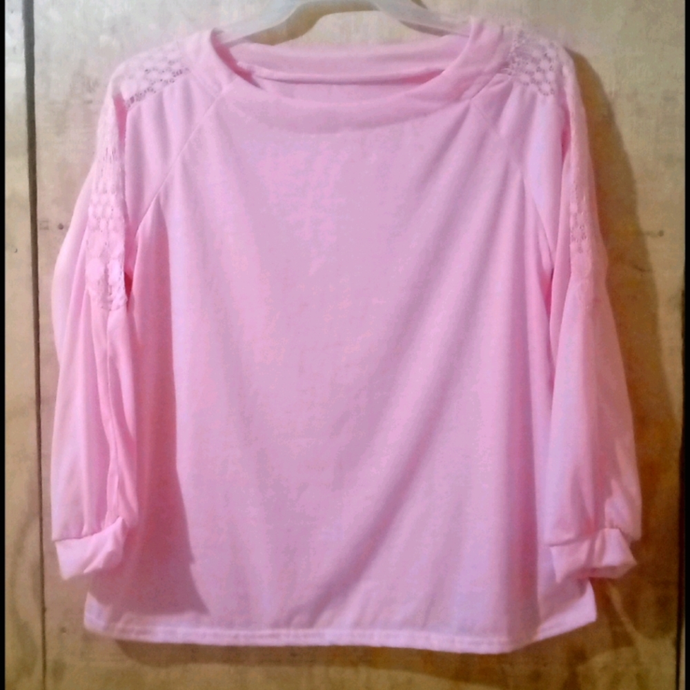 💮Pink lacey sleeved top💮